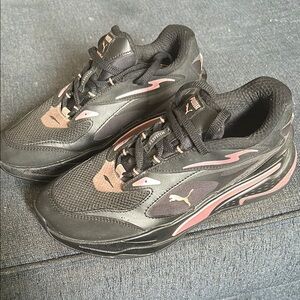 Puma Women's Black and Pink Sneakers